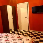 Napolide Oda ve Kahvaltı