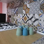 Napolide Oda ve Kahvaltı 3*