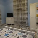 Napolide Oda ve Kahvaltı 3*